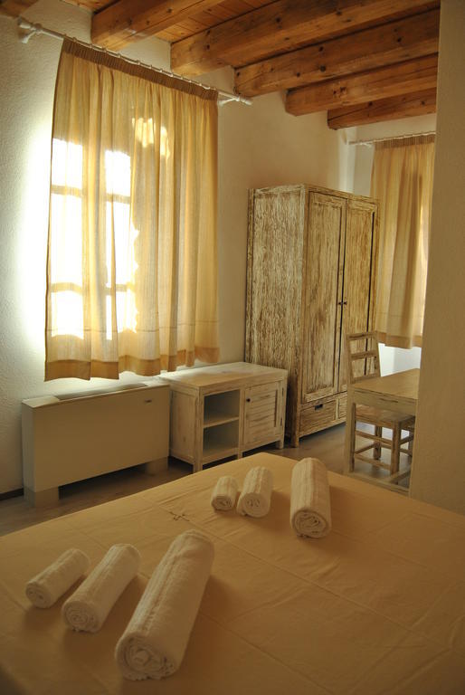 Abas Ristorante Pizzeria Affittacamere Ales Room photo
