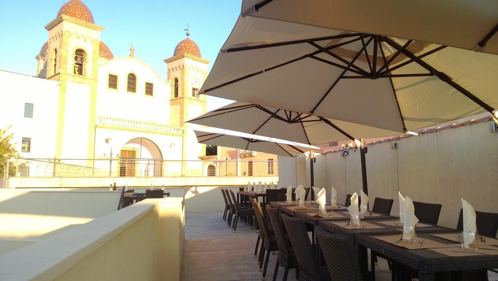 Abas Ristorante Pizzeria Affittacamere Ales Exterior photo